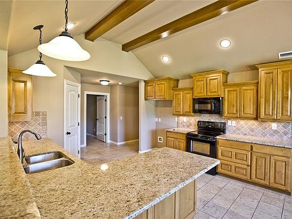 4th image of 1801 W Brooks Pl