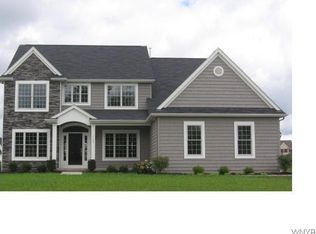 7197 Creekbend Dr, Pendleton, NY 14150