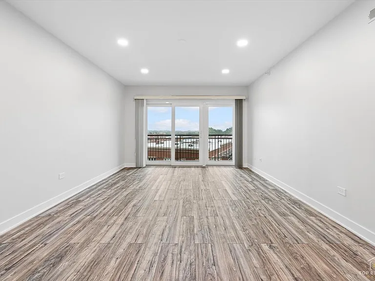 650 S River Rd #812 — Photo 13
