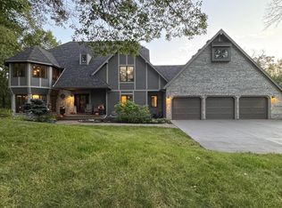 2801 Woods Trl N, Burnsville, MN 55306