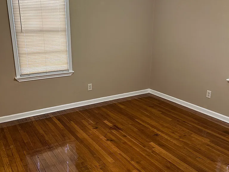 3006 Grant St — Photo 10