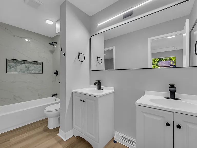 518 Turnberry Ln — Photo 9