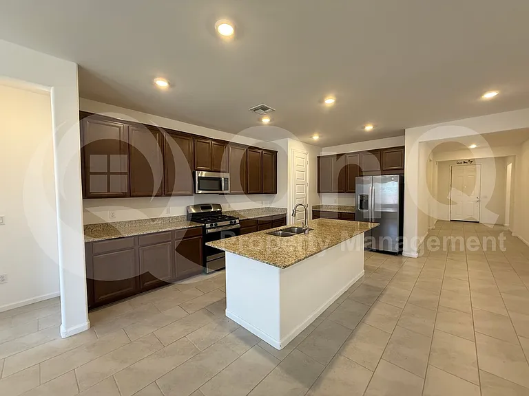 6704 E Caminito La Piscina — Photo 2