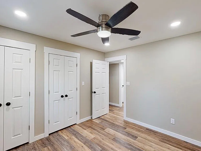 3207 N 6th Ave — Photo 12