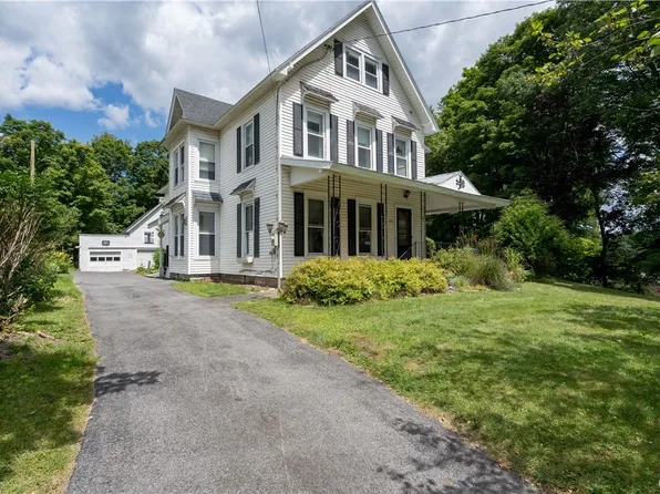 6847 McAlpine St W, Lyons Falls, NY 13368