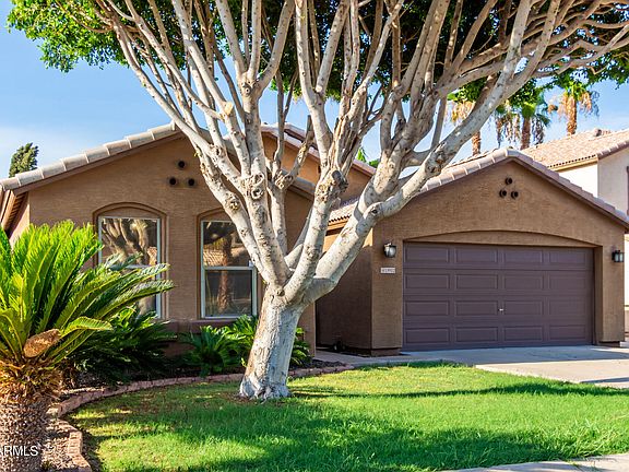 4th image of 15932 W Paradise Ln