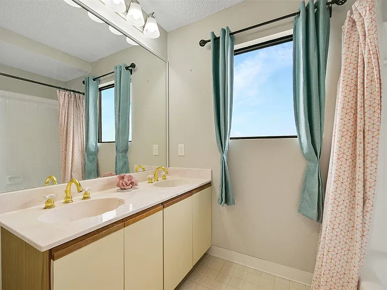7700 Seawall Blvd #512 — Photo 31