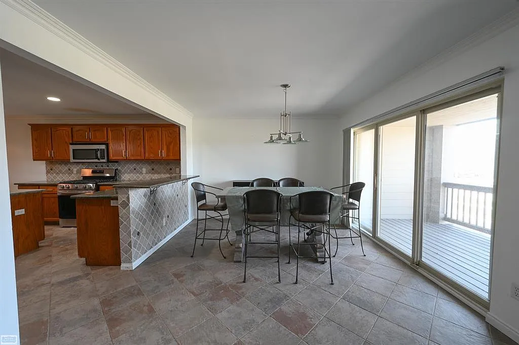 28777 Berwick Court - 1 — Photo 4