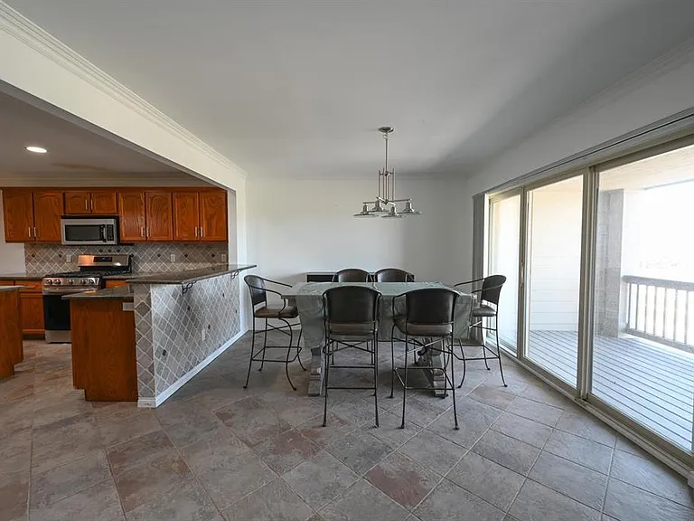 28777 Berwick Ct #1 — Photo 4