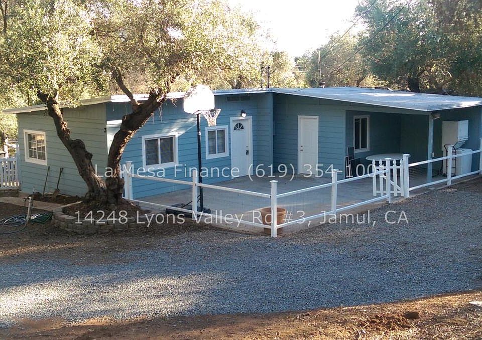 Front of House/Driveway/Patio