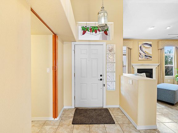 5th image of 7605 La Mariposa Pl NE