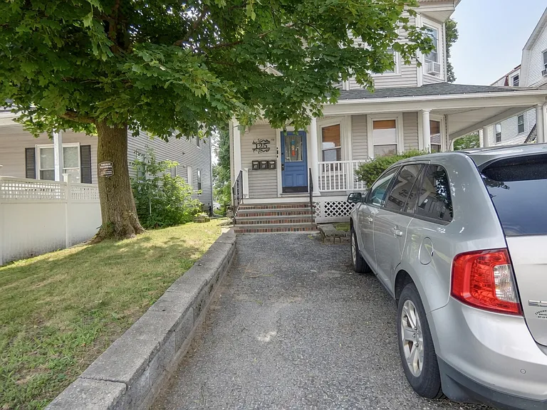 125 Vernon St #C — Photo 1