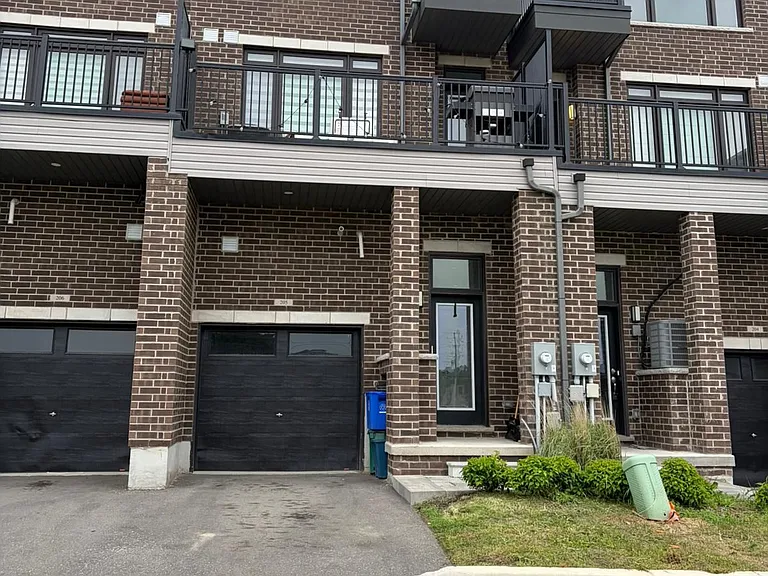 585 Colborne St W #205 — Photo 14