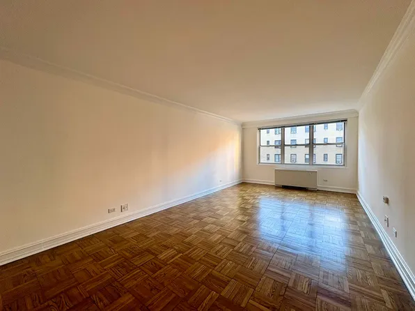 888 Eighth Avenue image 1 of 6