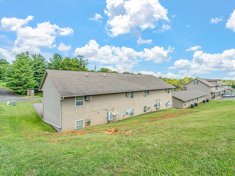 551 S Old Sevierville Pike #7 — Photo 17