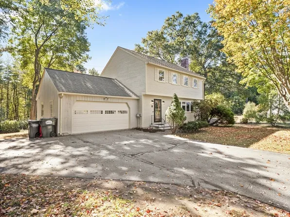 8 Boyds Ln, Chelmsford, MA 01824