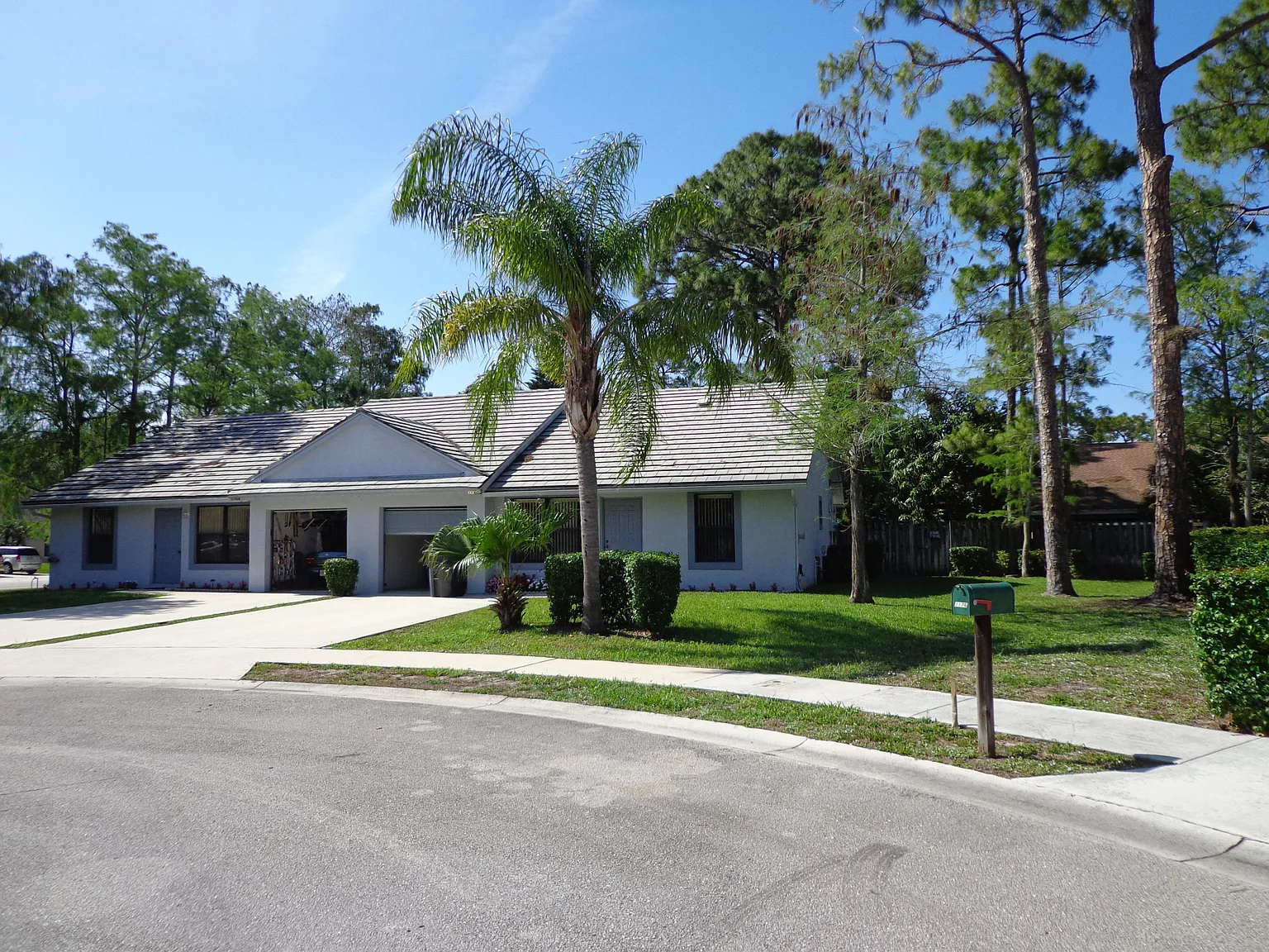 2 bed, 2.0 bath, 1086 sqft, $4,000 — Photo 1