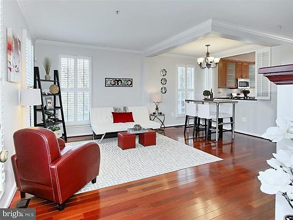 3rd image of 1617 Potomac Greens Dr