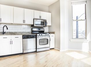 3266 N Clark St APT 3F, Chicago, IL 60657