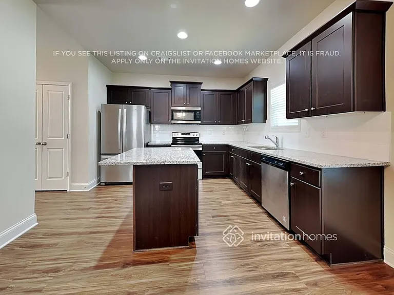105 Moss Dr — Photo 8