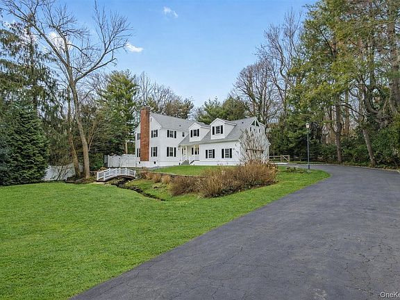 5th image of 38 Brevoort Lane