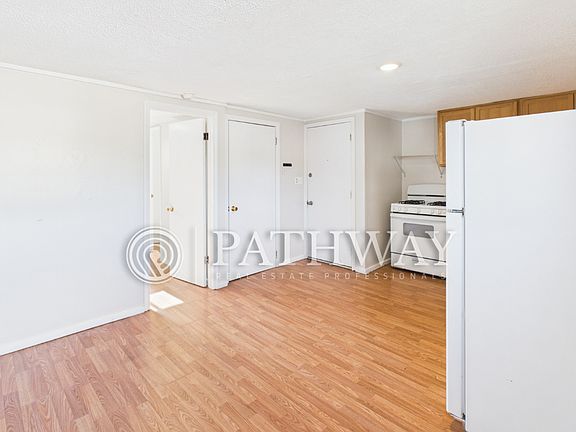 4th image of 172 North St #8