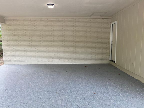 4th image of 518 Oakwood Dr