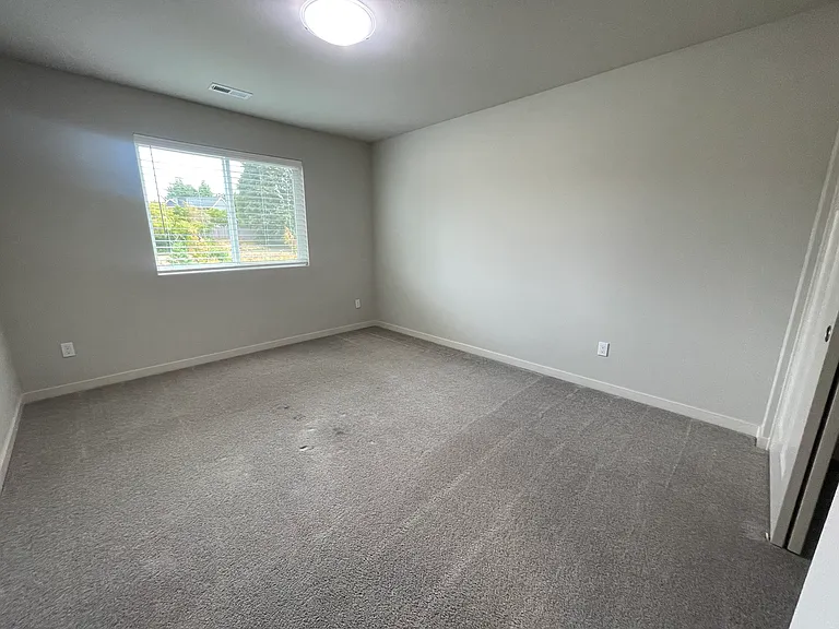 8775 SW Mohegan Ln — Photo 28
