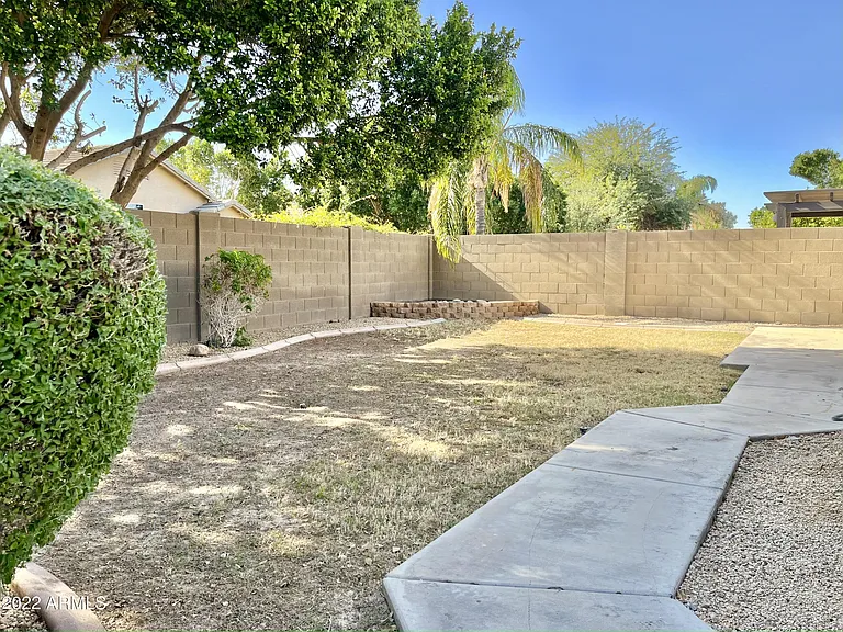 8143 W Mary Ann Dr — Photo 5
