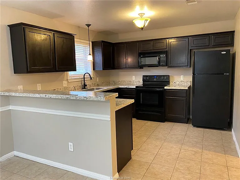 1610 Rock Hollow Loop — Photo 13