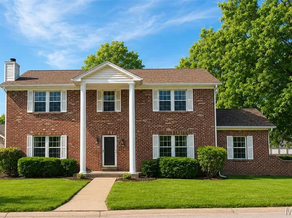 110 Antoinette Ter, Lake Saint Louis, MO 63367