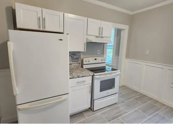 66 High St, Seymour, CT 06483