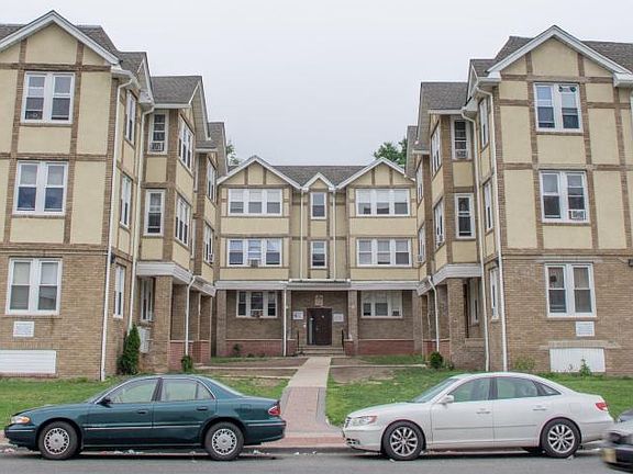 5th image of 637 Central Ave APT 2R
