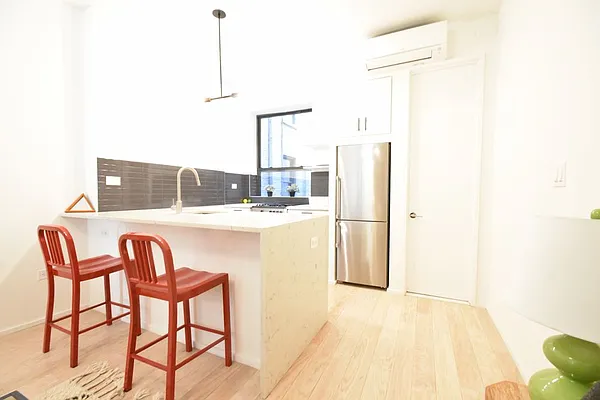 Rented by Bold New York | media 42