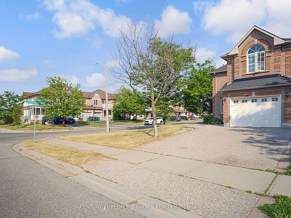 5th image of 2 Checkerberry Cres
