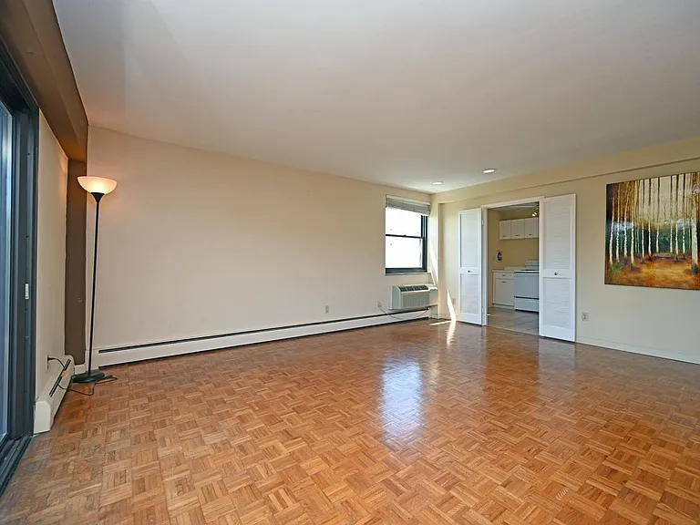 1815 William Howard Taft Rd #705 — Photo 14