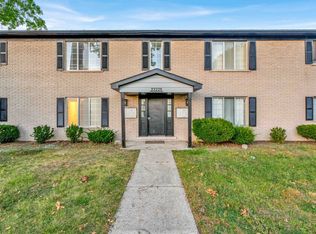 23225 Deanhurst St APT 201, Clinton Township, MI 48035
