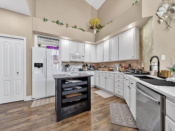 5th image of 1686 SW Harbour Isles Circle