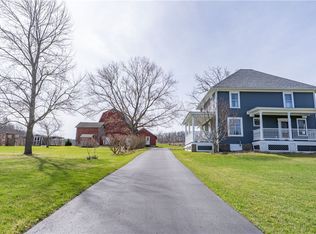 6405 E Hollow Rd, Canandaigua, NY 14424