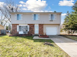 5852 S Mohawk Ave, Ypsilanti, MI