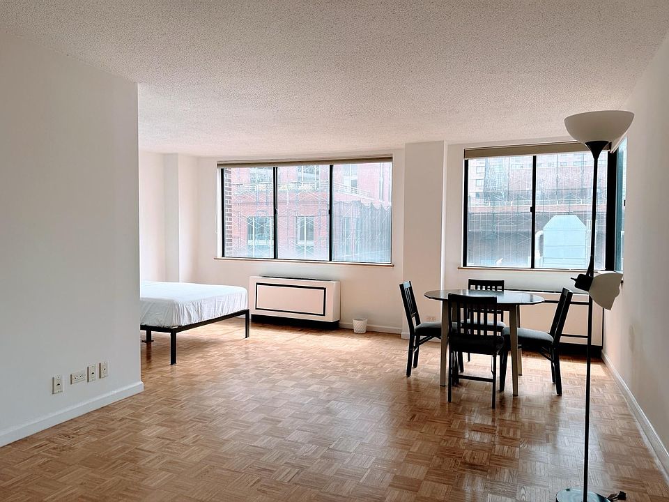 1st image of 45 W 67th St APT 12D