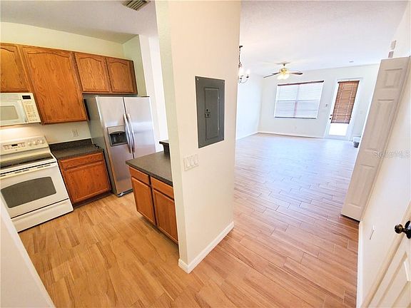 4th image of 14445 Vashons Way