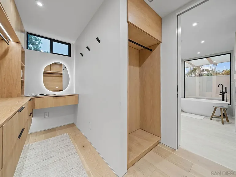 7376 Fay Ave — Photo 26