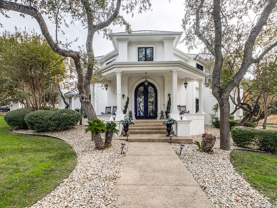 1st image of 20 GALLERIA DR