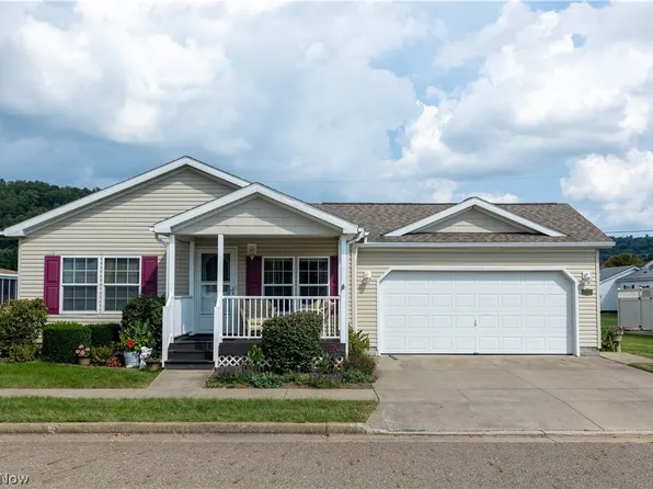 310 Galaxy Dr, Dover, OH 44622