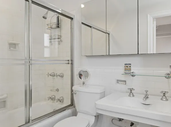 1215 5th Avenue image 12 of 15