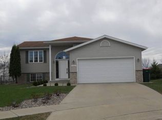 2718 62nd St NW, Rochester, MN 55901