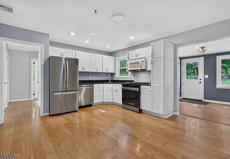 42 Woodcrest Dr — Photo 5