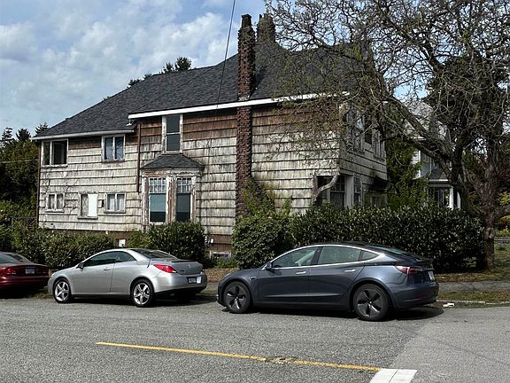 3rd image of 422 8th St