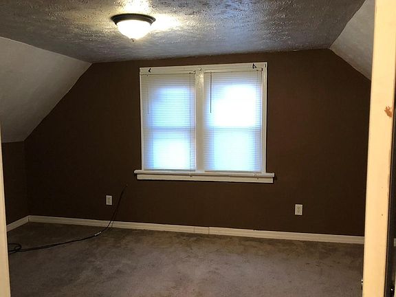 5th image of 5716 Fullerton Ave #1